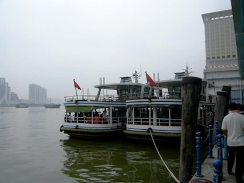 マカオ・内港と珠海・湾仔を結ぶ渡し船