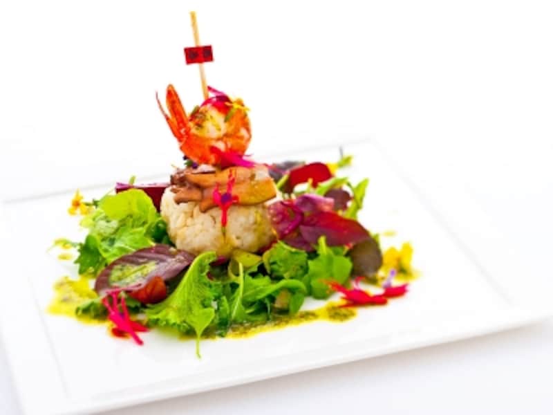 各シェフがハワイの食材を使い、ハワイの伝統にインスパイアされたアイデア料理を披露