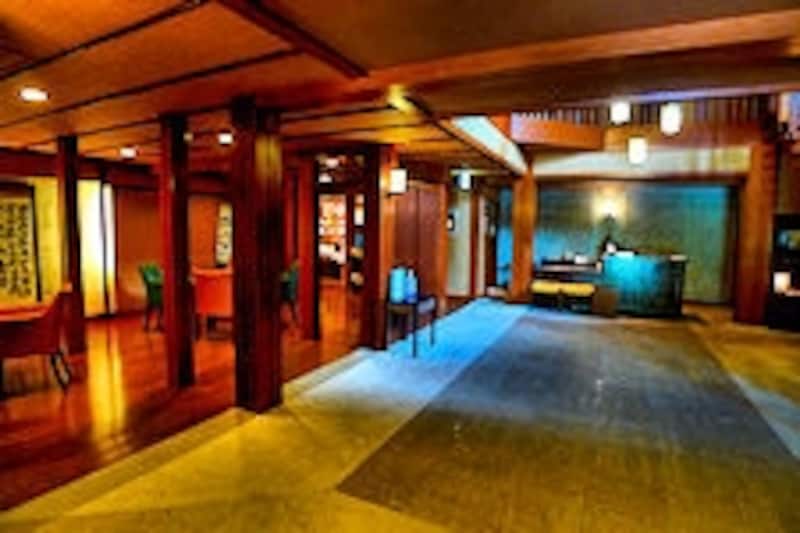 旅館万座亭のロビー