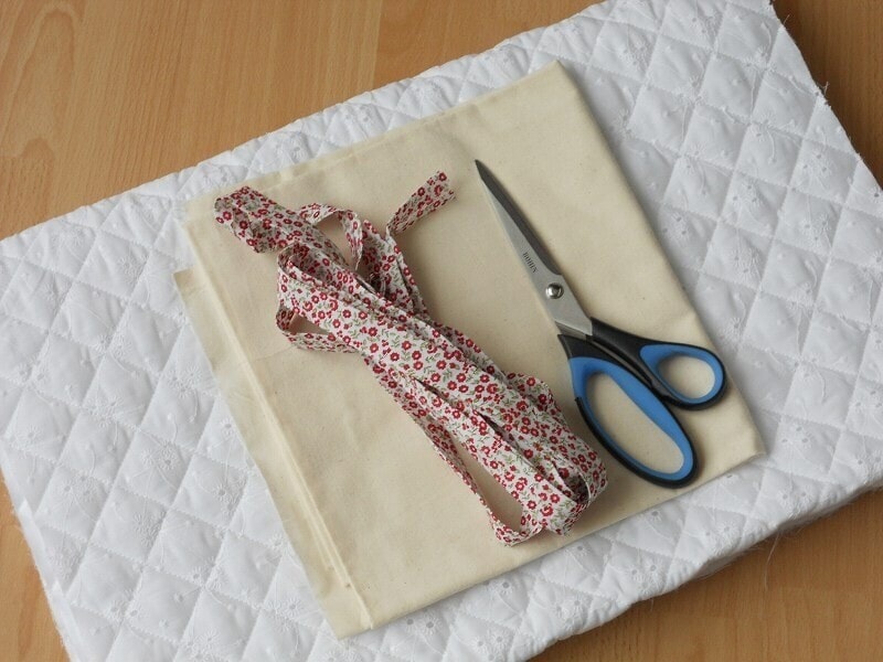 お気に入りのキルティング生地がなければ、自分で準備しても