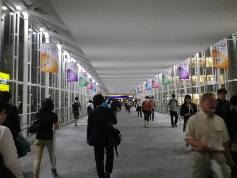 渋谷駅が伸びる連絡通路undefinedundefined