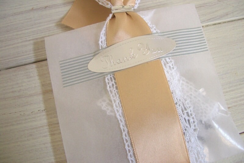 シールを重ねる