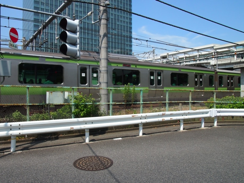 山手線は大崎行というのがけっこうあるけれど、ここで回送列車になるのだ。