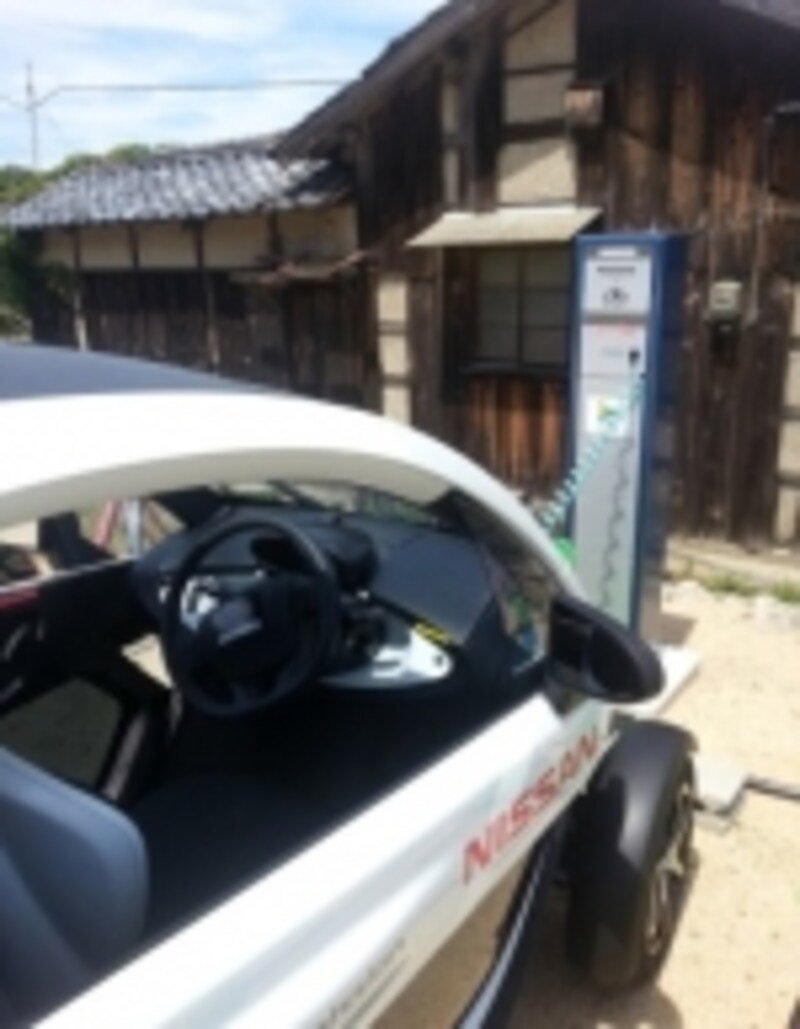 (図)日産undefinedニューモビリティーコンセプト ユビ電システムによる充電