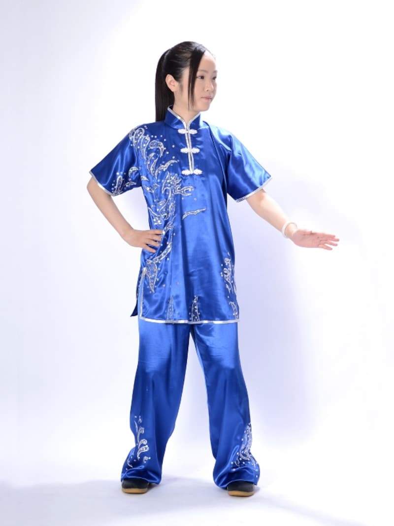 4.左腕で重力を感じながら下ろす