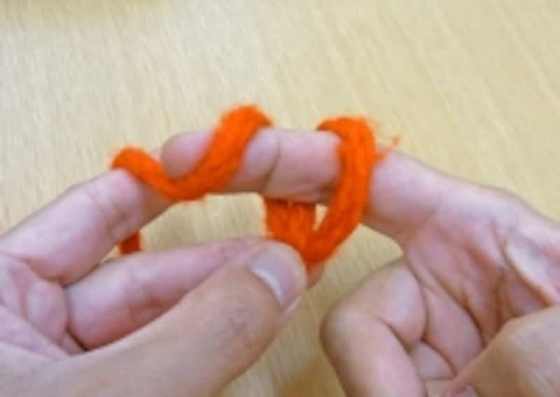 指編み 簡単　ゆびに糸をかける