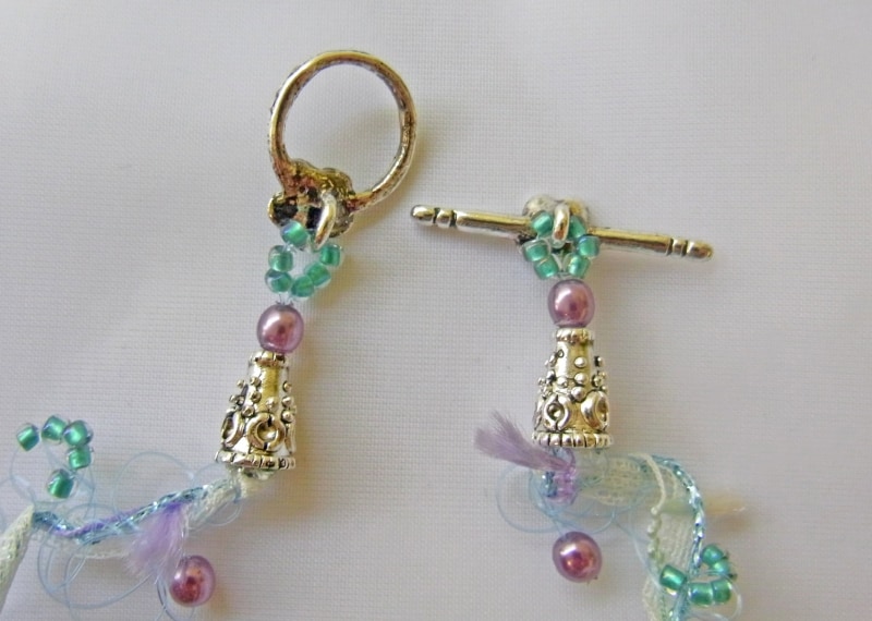 留め具をつけて完成