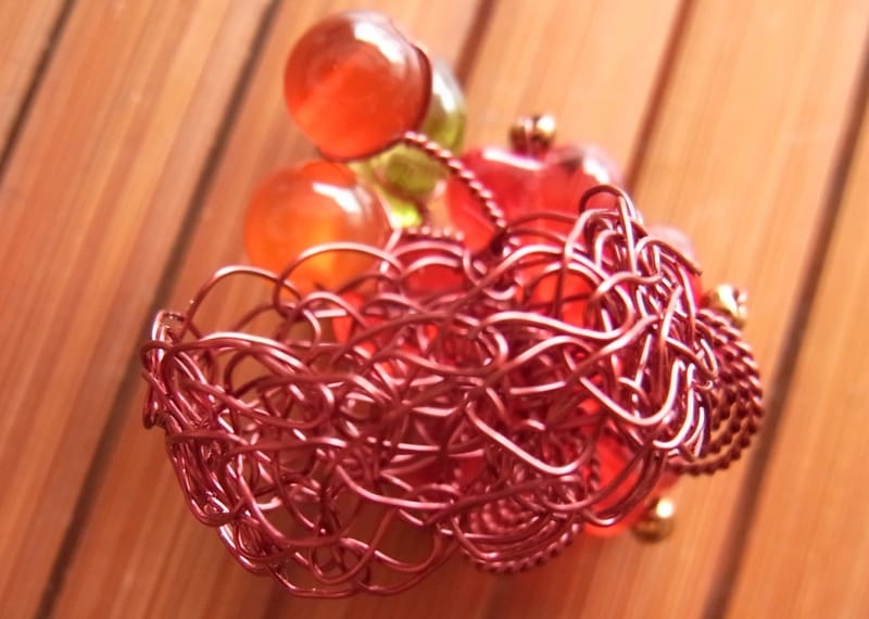 ワイヤーを編み平らにする