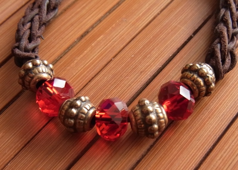 ビーズとガラスを通す