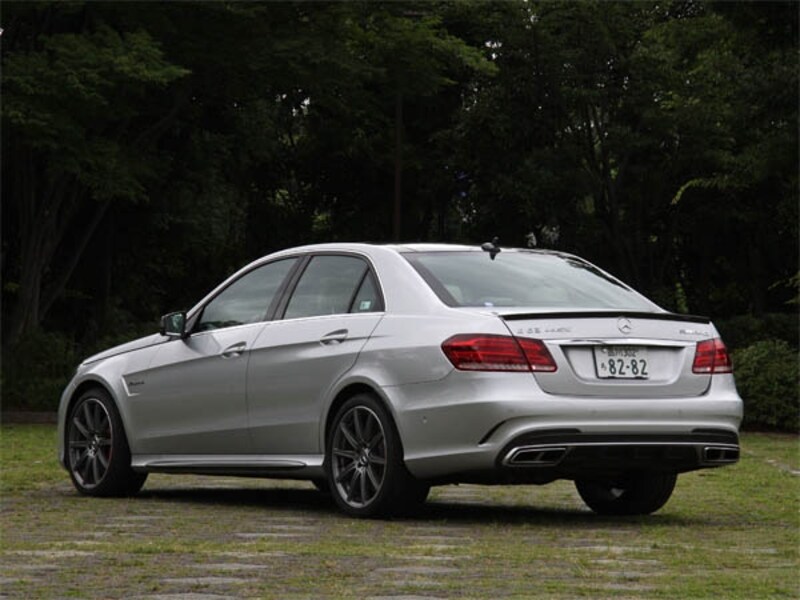 M・ベンツE63AMG S 4マチック