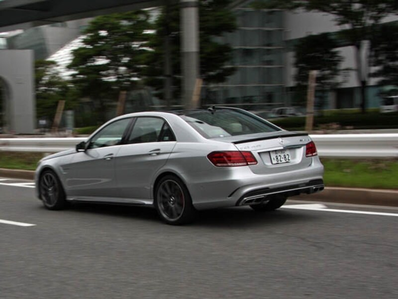 M・ベンツE63AMG S 4マチック
