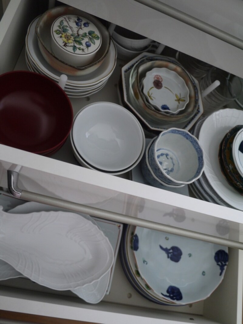 使う食器用の引き出し