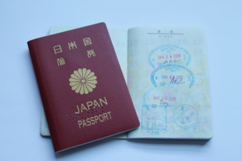 入国審査が終わり"ADMITTED(承認)" と書かれたスタンプをもらったら無事通過(アメリカ)