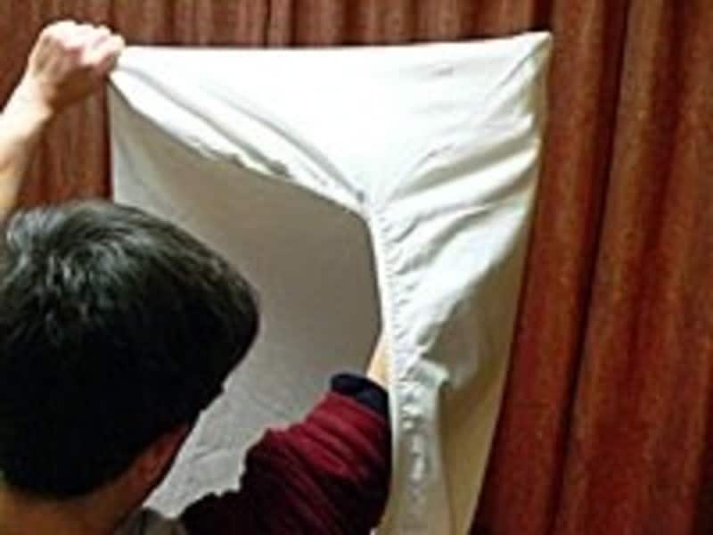 ボックスシーツのたたみ方手順4：反対側の短辺もきれいに収まる