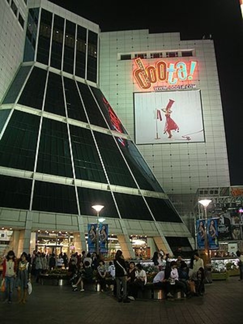 現金で買い物すると安くしてくれるお店もありますよ