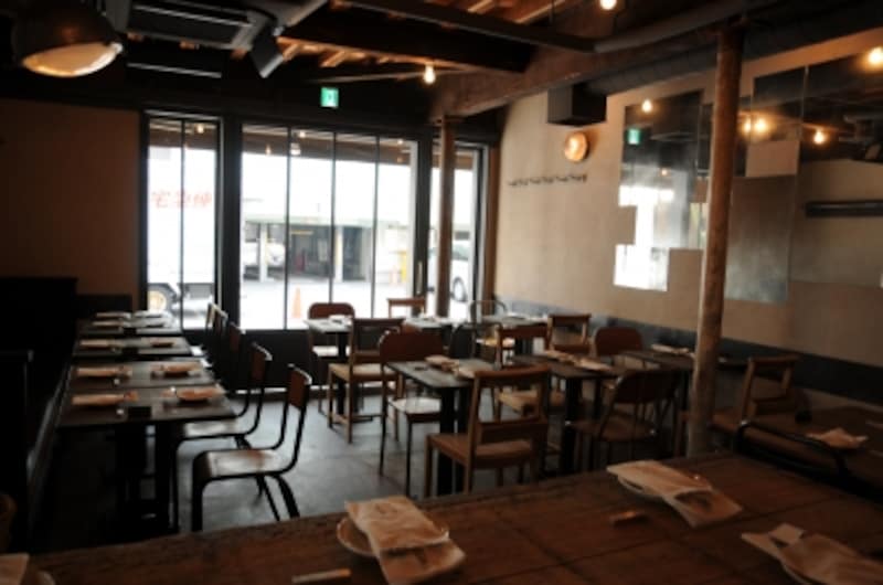 パンと料理とお酒を愉しむ空間