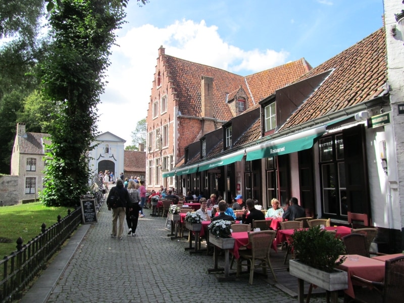 MaximiliaanとMinawaterは同じ経営