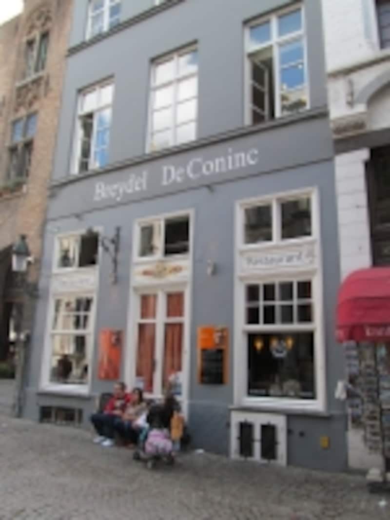 フランダースの英雄職人兵士2人の名前から