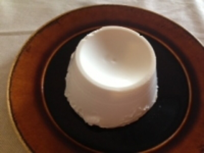 リコッタを皿にだしたところ