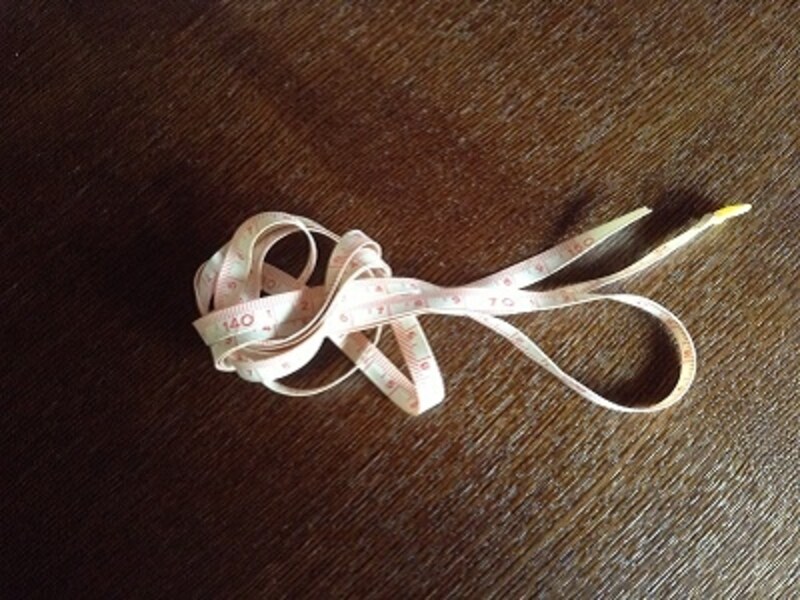 裁縫などで使うメジャーで十分。ビニールタイプがオススメ。