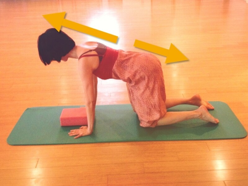 ベビーをカラダの下に寝かせます。