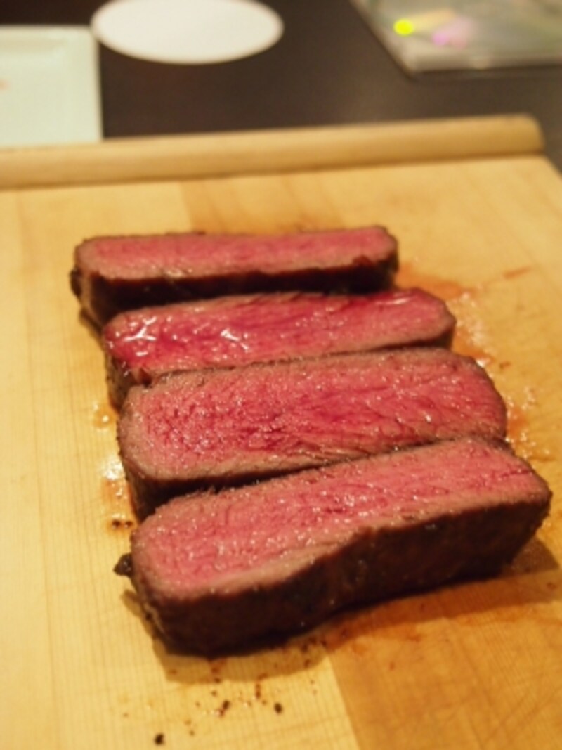 塊肉（カメノコ）をカット