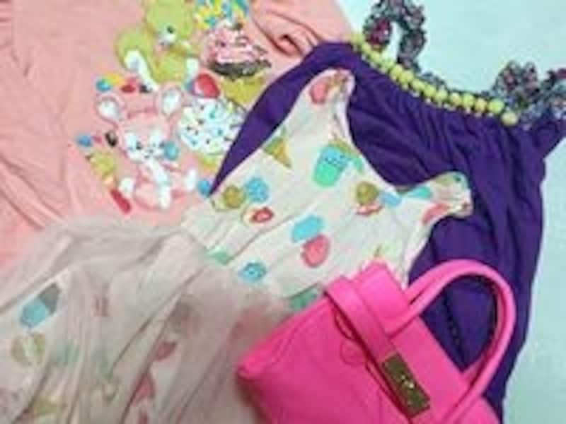 南大門発のブランドは、どれもあなどれない可愛さ。バッグなどの小物もチェックしてください！