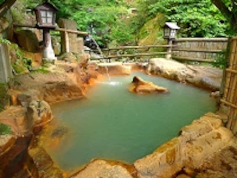 垂玉温泉山口旅館の宿泊者専用露天風呂「滝の湯」
