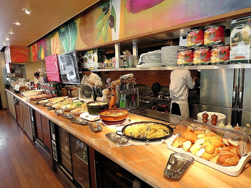 Plates（プレーツ）&nbsp;料理のブッフェ台