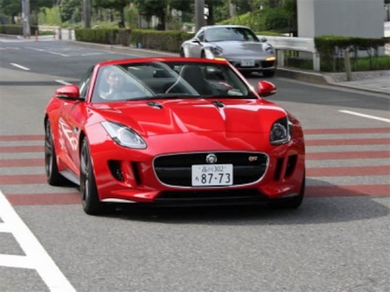 ジャガーFタイプ