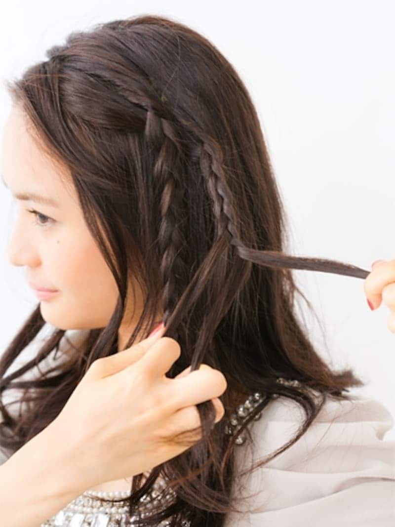 1つ目のみつあみを作る