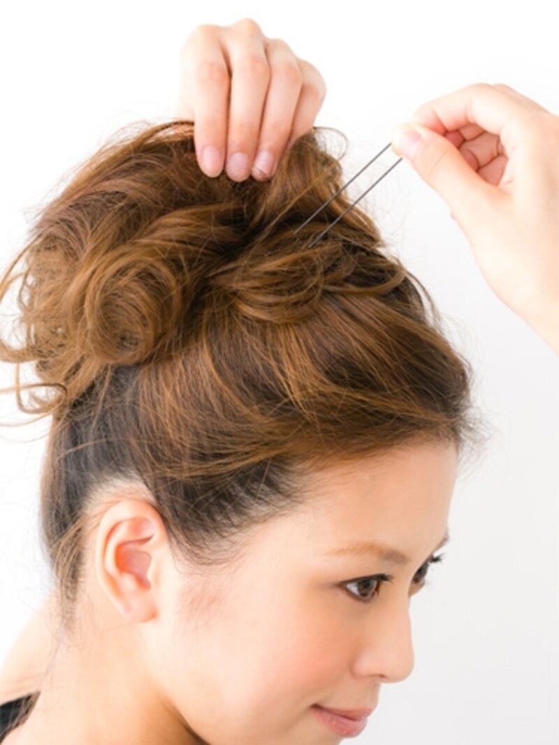 Uピンで留めながらボリュームを調整