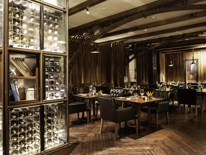 地下のイタリアンレストラン「Medici」ではプリフィクスランチを実施