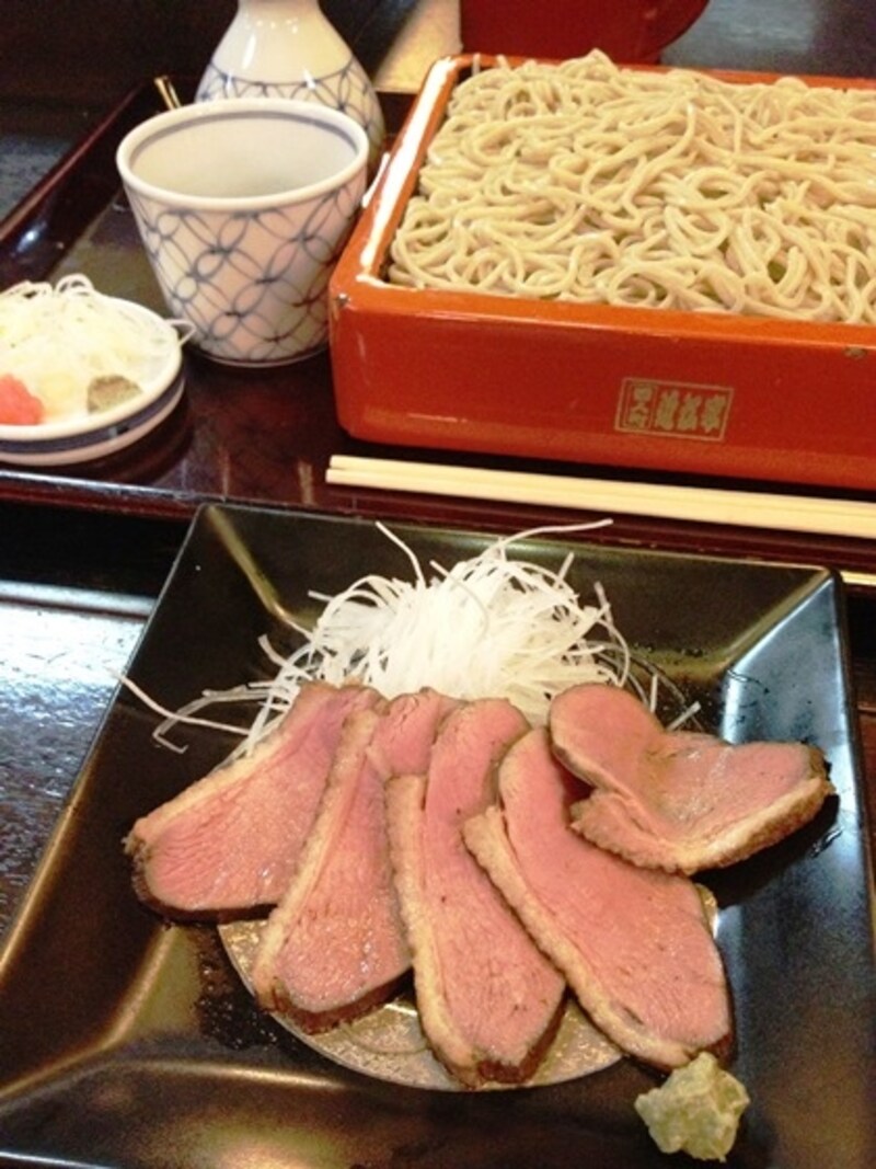 「自家製の鴨わさ」と「せいろ」