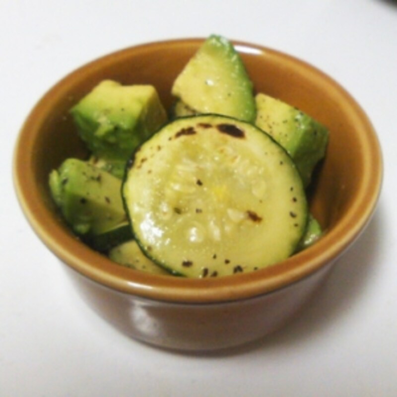 アボカド入り生ズッキーニのスパイラルサラダのレシピ