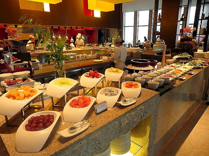 前菜のブッフェ台