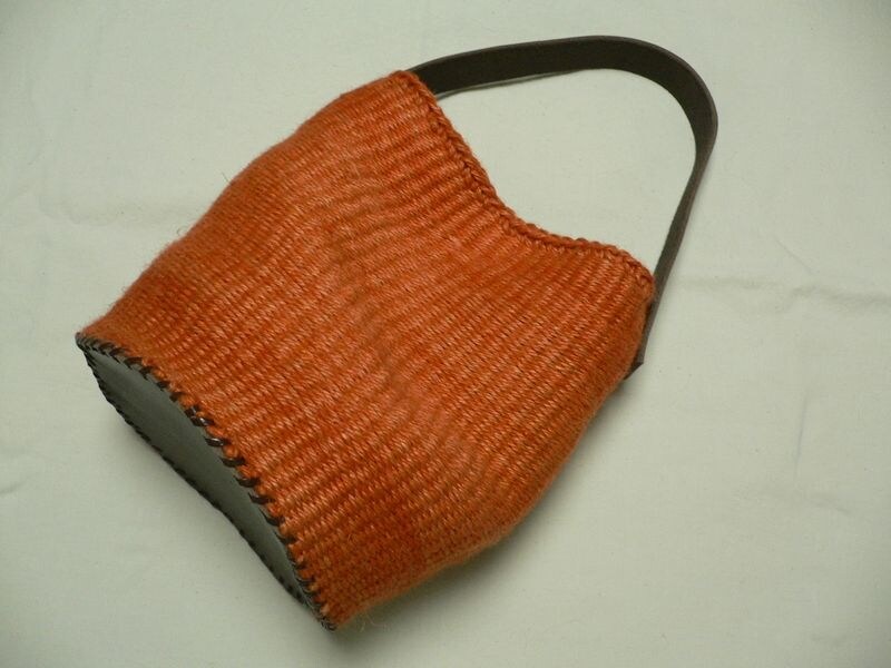 筒仕立て見本のバケツ型バッグ