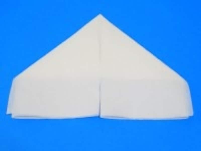 片方も半分に折ります