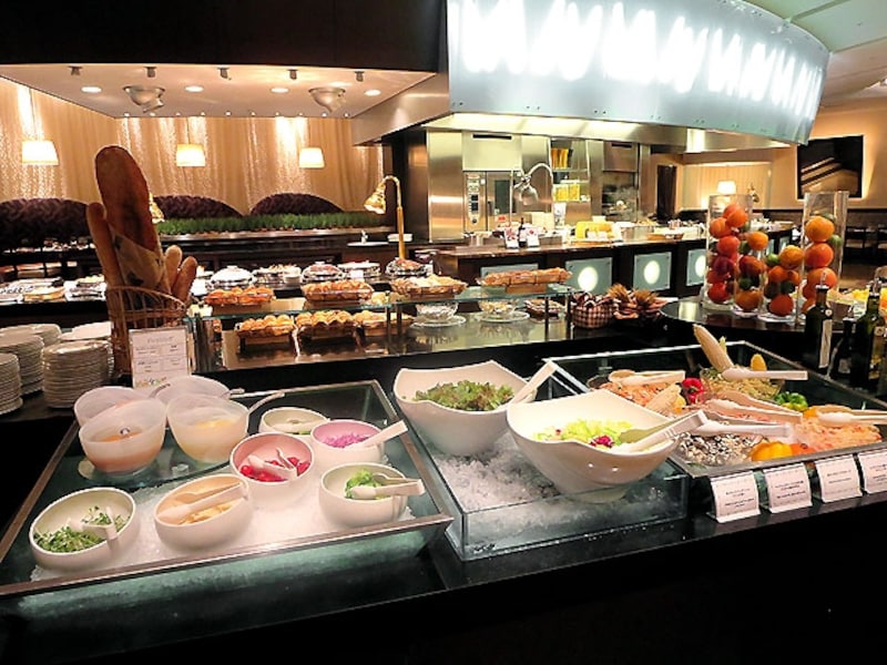 サラダのブッフェ台