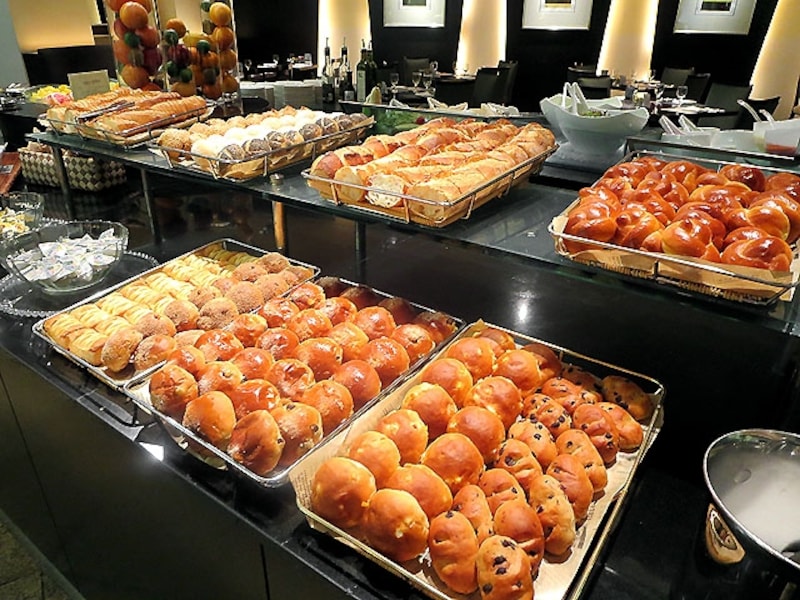 パンのブッフェ台