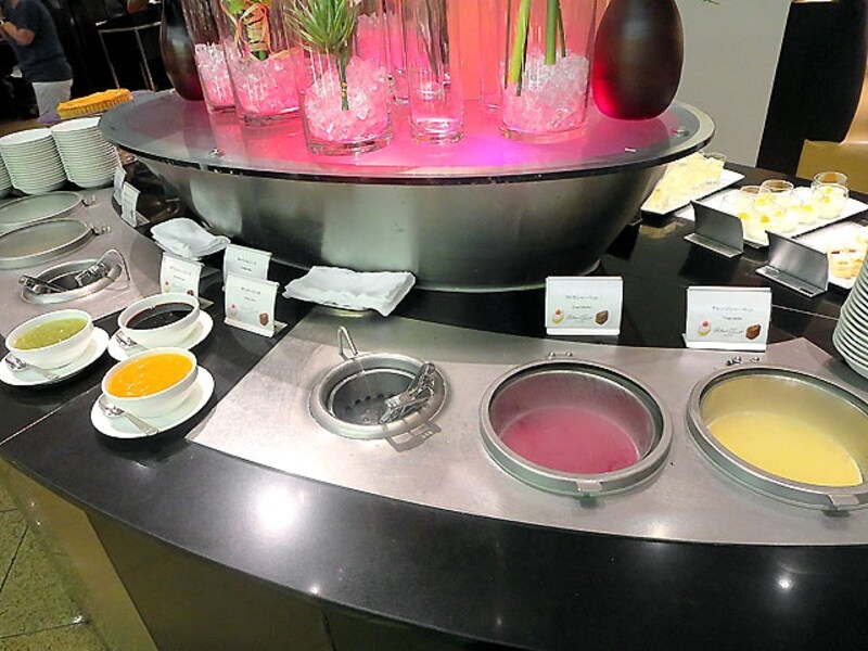 氷菓のブッフェ台