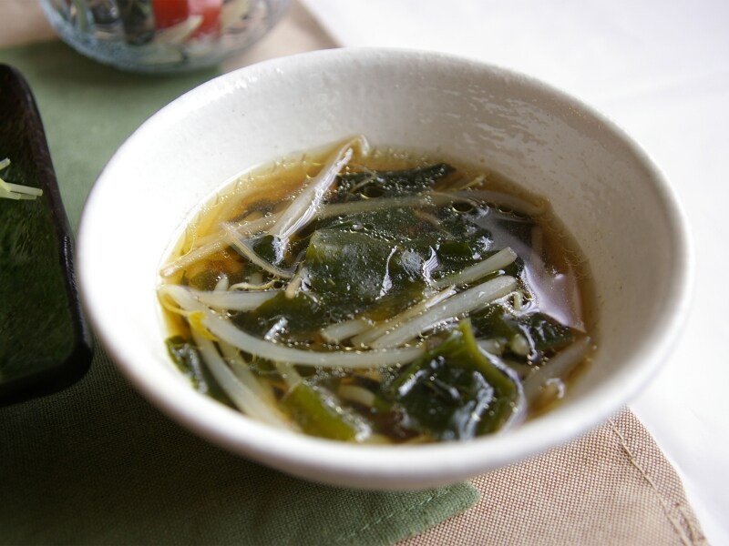 もやしのわかめのスープ