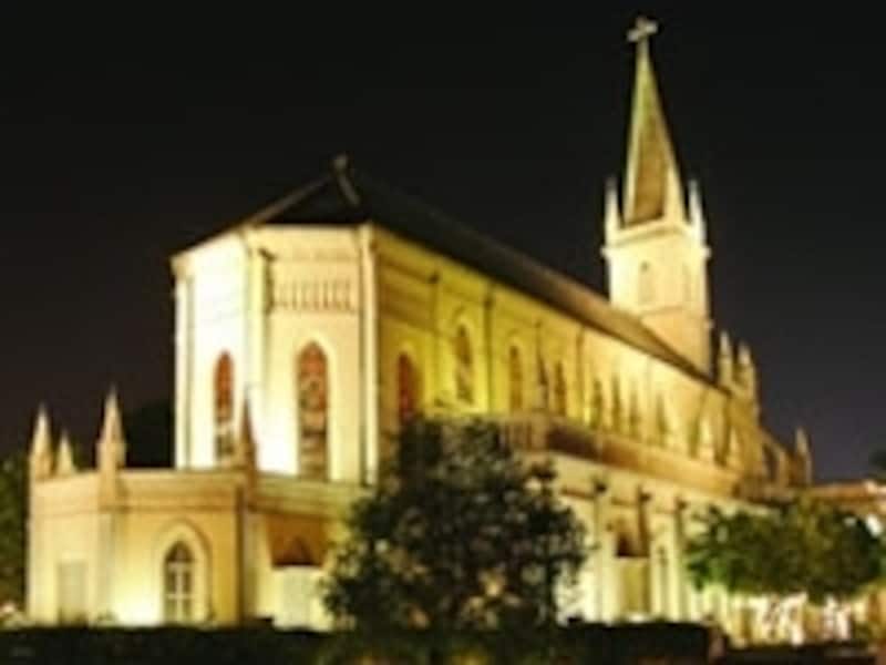 ライトアップされた夜のチャイムスは雰囲気抜群です