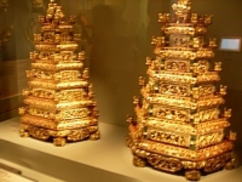 手の込んだ細工を好んだと言うプラナカンの人々。婚礼品も豪華で繊細な装飾が特長です