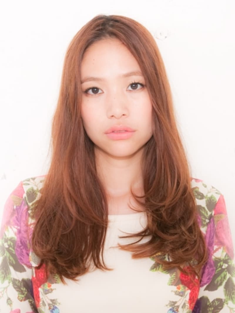 胸上のローレイヤースタイル