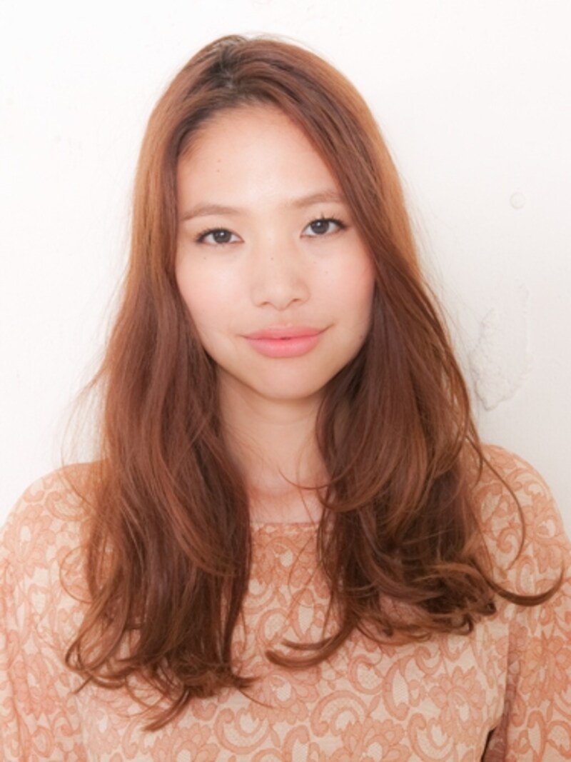 胸上のローレイヤースタイル