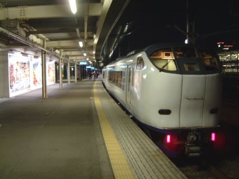 京都から関西空港を結ぶJR特急「はるか」