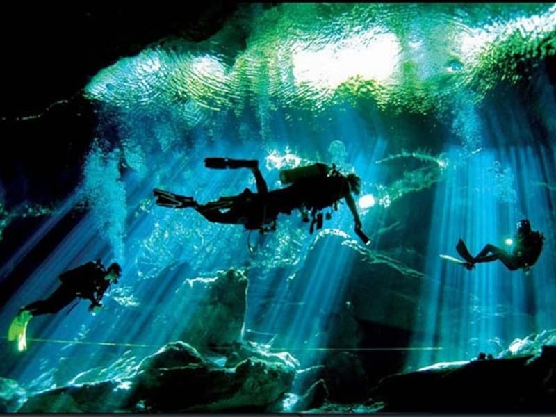 リビエラマヤに多く分布するセノーテ ©リビエラマヤ観光局