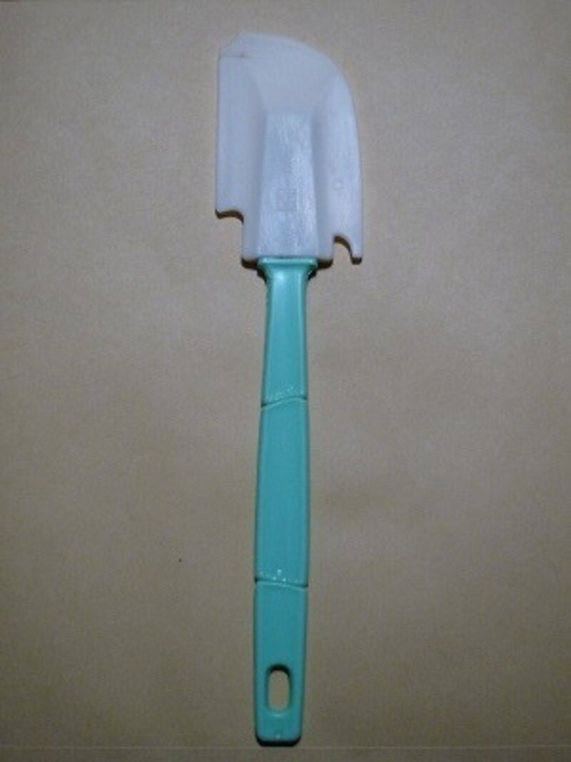 カレーを鍋からキレイに取り除く プラスチックベラ 100円ショップの活用術 All About