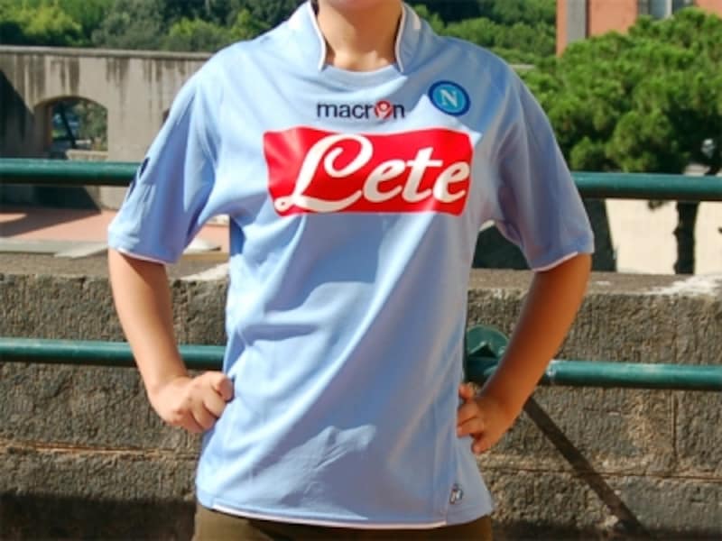 サッカーユニフォームを着るだけで街が変わる イタリア All About